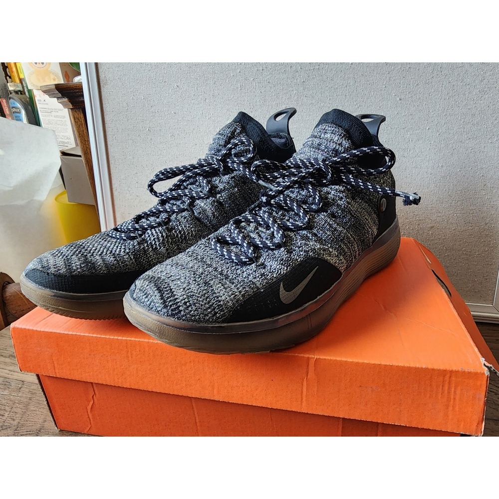 Nike size 10 shoes - Picture 8 of 11